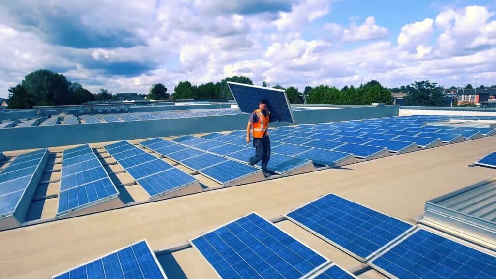 zonnepanelen verplicht voor bedrijven